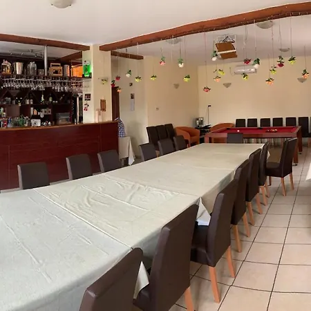 Bibic Vendeghazak Guest house *