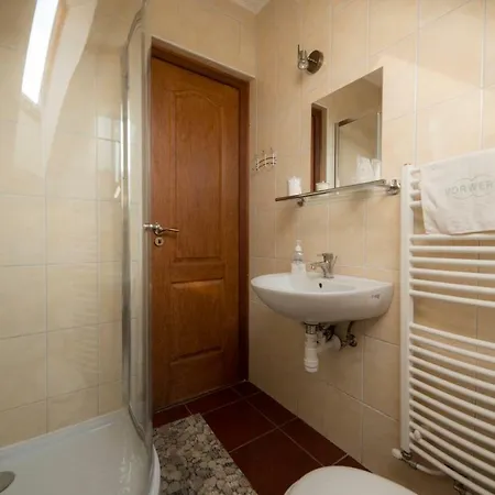 Bibic Vendeghazak Penzion 3*