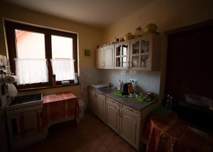 Bibic Vendeghazak Konukevi 3*